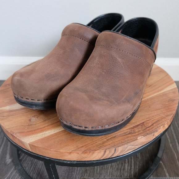 Sanita Textured Oil Brown Leather Clogs - Picture 4 of 7